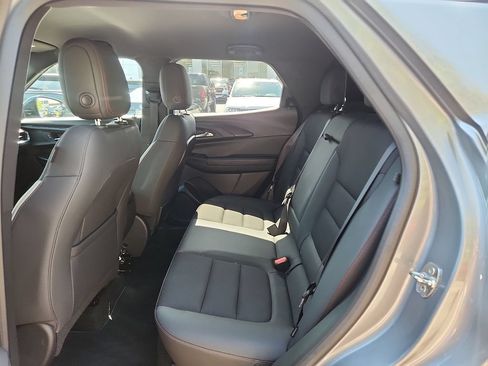 Used 2023 Chevrolet TrailBlazer RS FWD image 10