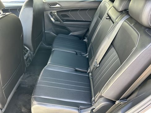 Used 2023 Volkswagen Tiguan SE R-Line FWD image 15