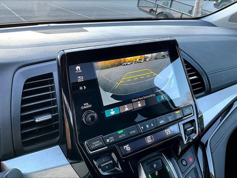 Used 2023 Honda Odyssey Touring image 13