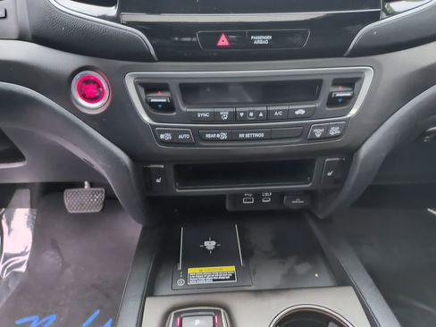 Used 2025 Honda Passport TrailSport image 26