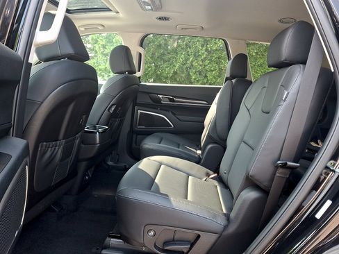 Used 2025 Kia Telluride S AWD/4WD image 11