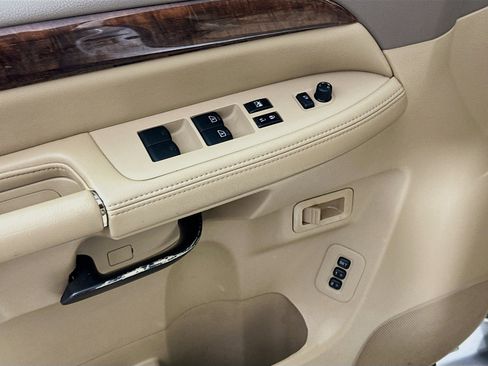 Used 2014 Nissan Armada Platinum image 15