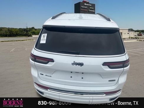 Used 2023 Jeep Grand Cherokee L Overland w/ Luxury Tech Group IV AWD/4WD image 12