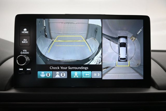 Used 2025 Honda Pilot TrailSport image 17