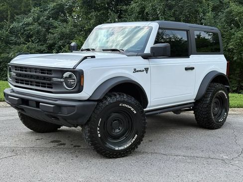 Used 2023 Ford Bronco 2-Door w/ Sasquatch Package AWD/4WD image 1