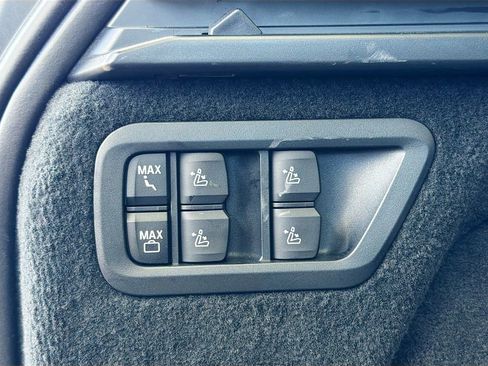 Used 2023 BMW X7 xDrive40i w/ Executive Package image 14