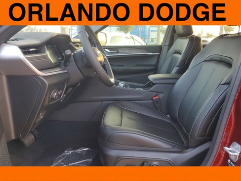 New 2025 Jeep Grand Cherokee L Limited w/ Black Appearance Package image 12