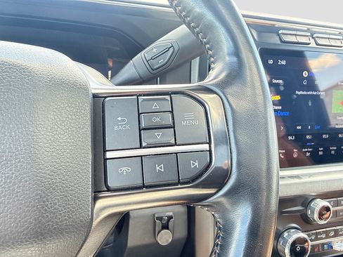 Used 2023 Ford F250 Platinum w/ FX4 Off-Road Package AWD/4WD image 19