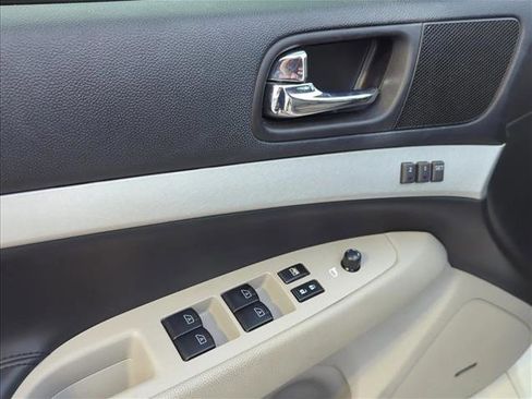 Used 2009 INFINITI G37 Journey w/ Premium Pkg image 11