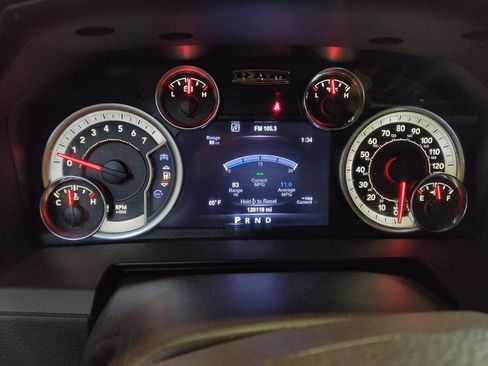 Used 2017 RAM 1500 Laramie w/ Convenience Group image 23