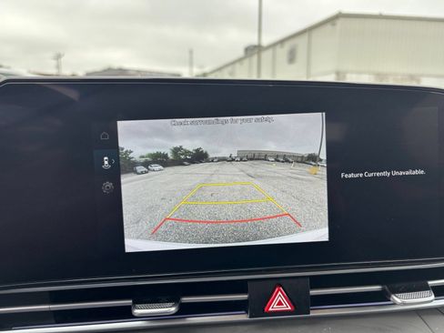 Used 2025 Hyundai Elantra SEL FWD image 21