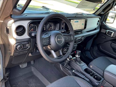 New 2025 Jeep Gladiator Sport image 8
