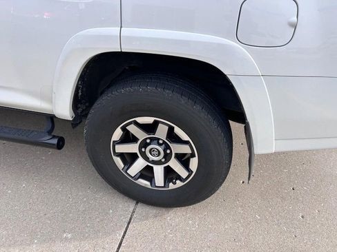 Used 2019 Toyota 4Runner TRD Off-Road Premium image 5