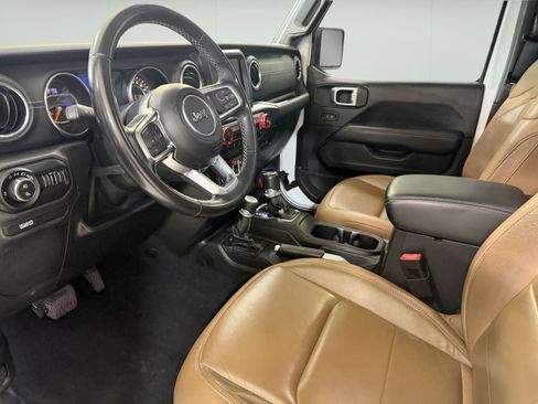 Used 2020 Jeep Gladiator Overland AWD/4WD image 13