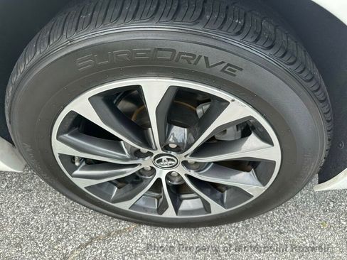 Used 2016 Toyota Avalon XLE image 16