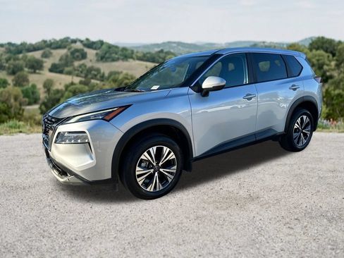 Used 2023 Nissan Rogue SV FWD image 3