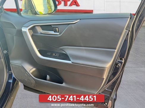 Used 2025 Toyota RAV4 XLE FWD image 25