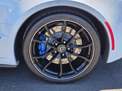 Used 2018 Chevrolet Corvette Grand Sport w/ Carbon 65 Edition RWD image 11
