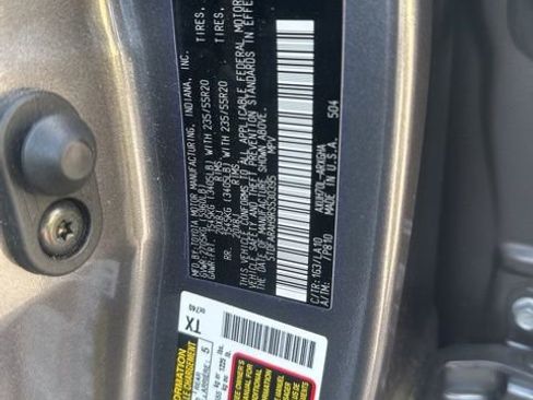 Used 2024 Toyota Highlander Platinum FWD image 35