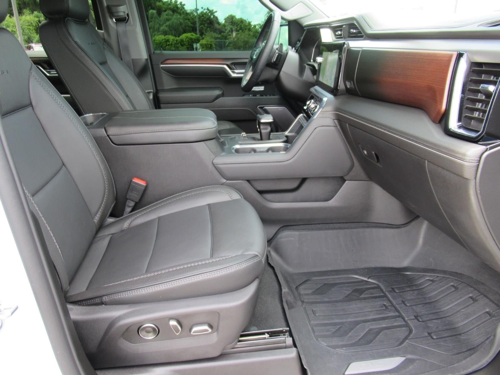 Used 2026 GMC Sierra 1500 Denali AWD/4WD image 12
