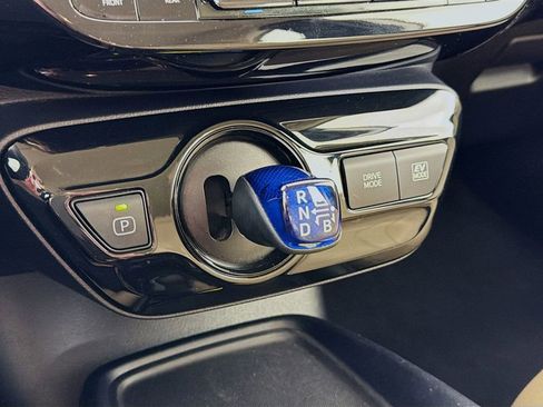 Used 2020 Toyota Prius LE FWD image 16