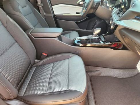 New 2026 Chevrolet Trax LT w/ Driver Confidence Package FWD image 12