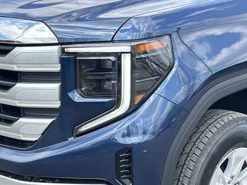 Used 2022 GMC Sierra 1500 SLE image 9