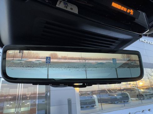 Certified 2025 Land Rover Range Rover SE AWD/4WD image 23