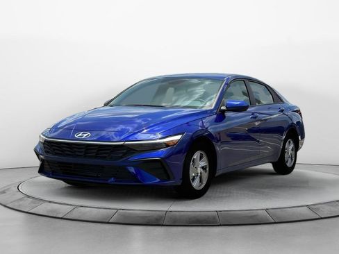 New 2025 Hyundai Elantra SE image 1