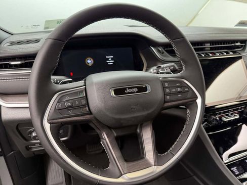 New 2025 Jeep Grand Cherokee Limited image 23