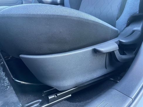 Used 2025 Nissan Versa SV image 21