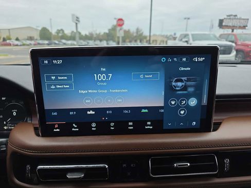 Used 2023 Lincoln Nautilus Reserve w/ Equipment Group 201A image 10