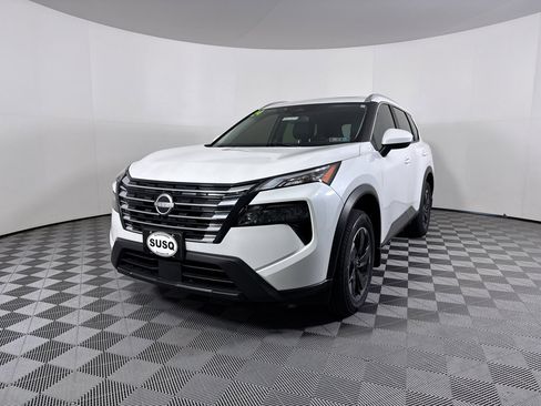 Used 2024 Nissan Rogue SV w/ SV Premium Package AWD/4WD image 16