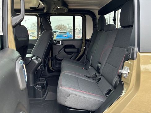 New 2026 Jeep Gladiator Rubicon w/ Safety Group AWD/4WD image 24