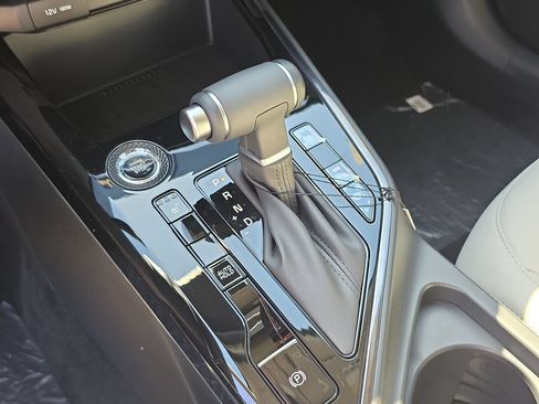 New 2026 Kia Niro EX FWD image 25