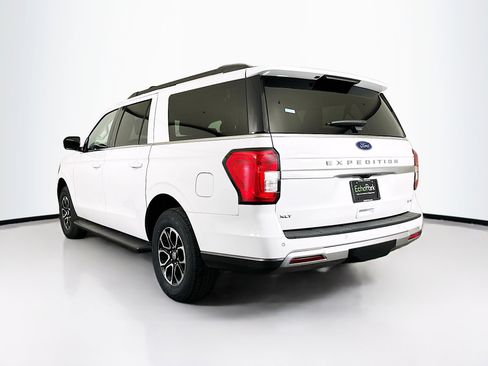 Used 2024 Ford Expedition Max XLT image 5