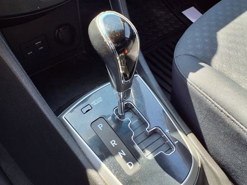 Used 2014 Hyundai Accent SE image 10