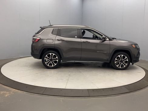 Used 2022 Jeep Compass Limited AWD/4WD image 6