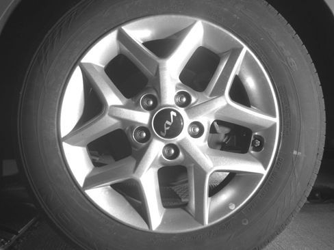 Used 2025 Kia Soul LX w/ LX Technology Package FWD image 24