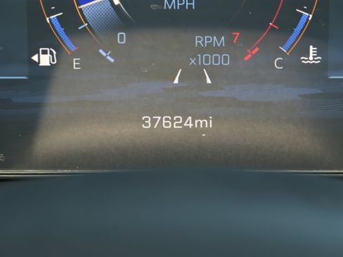 Used 2025 Chevrolet Traverse LT w/ Driver Confidence Package FWD image 25