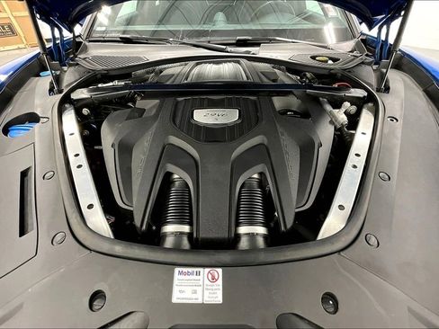 Used 2018 Porsche Panamera 4S image 12