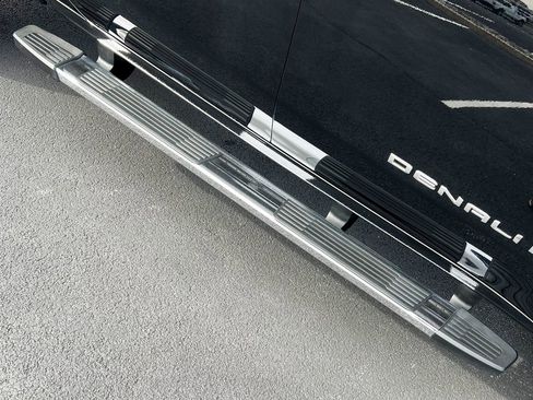 Used 2025 GMC Sierra 2500 Denali image 17