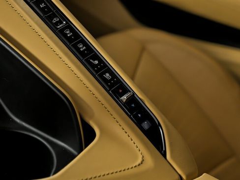 Used 2022 Chevrolet Corvette Stingray Premium Conv w/ Z51 Performance Package image 41