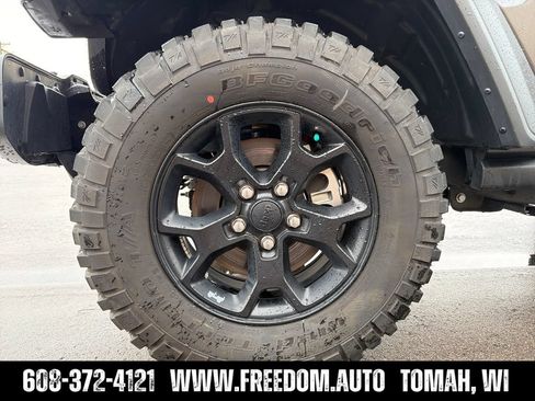 Used 2022 Jeep Wrangler Sport AWD/4WD image 25