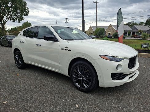 New 2024 Maserati Levante GT Ultima image 2
