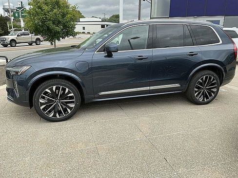 New 2026 Volvo XC90 T8 Ultra w/ Protection Package AWD/4WD image 11