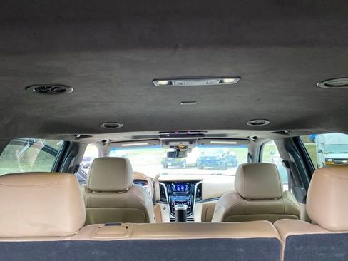 Used 2020 Cadillac Escalade Platinum AWD/4WD image 35