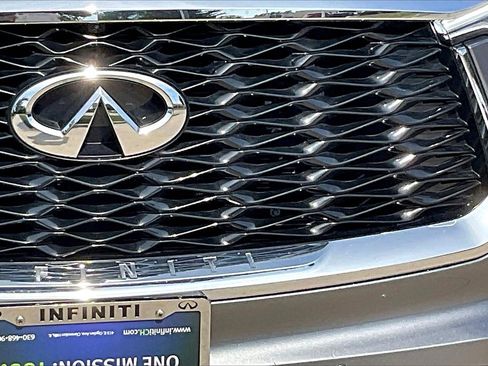 Certified 2025 INFINITI QX60 Luxe image 11