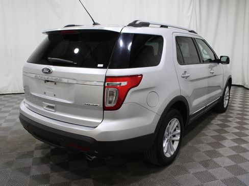 Used 2013 Ford Explorer XLT FWD image 30