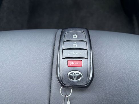 Used 2025 Toyota Highlander XSE AWD/4WD image 23